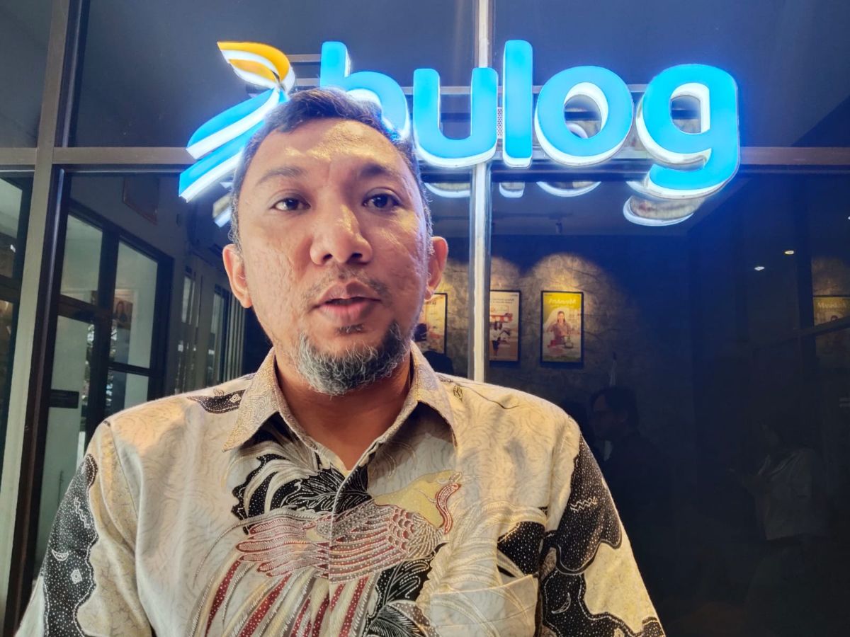 Bulog Karawang Jamin Stok Minyakita Aman: Pedagang Diminta Borong Langsung untuk Tekan Harga - Foto 3
