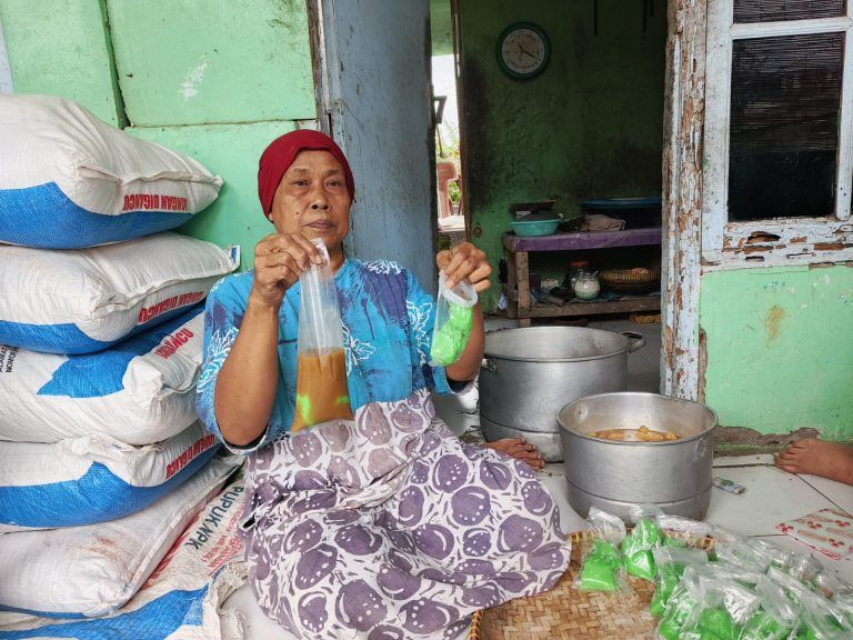 Legenda Kuliner Karawang: Mak Iyoh dan Rahasia Jojongkong yang Eksis Sejak Era Soeharto - Foto 3