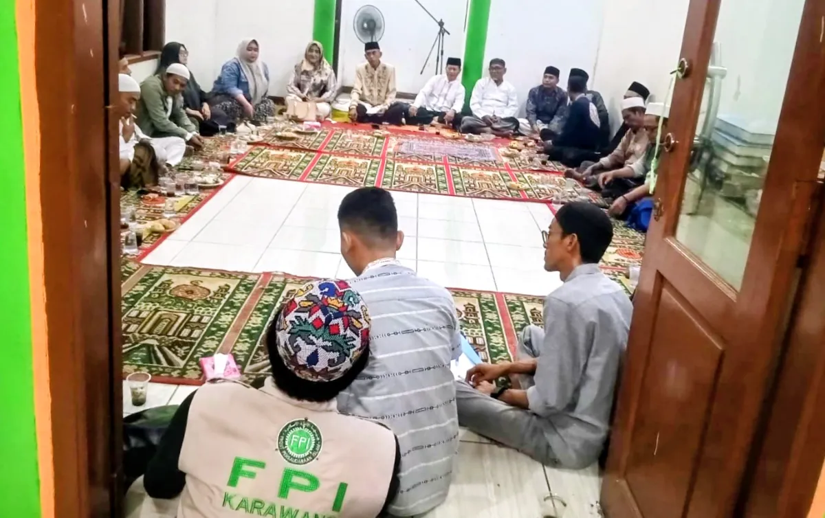 Pemdes Rengasdengklok Selatan Bersinergi dengan FPI, NU, dan MUI: Kawal SE Bupati & Berantas Narkoba - Foto 2