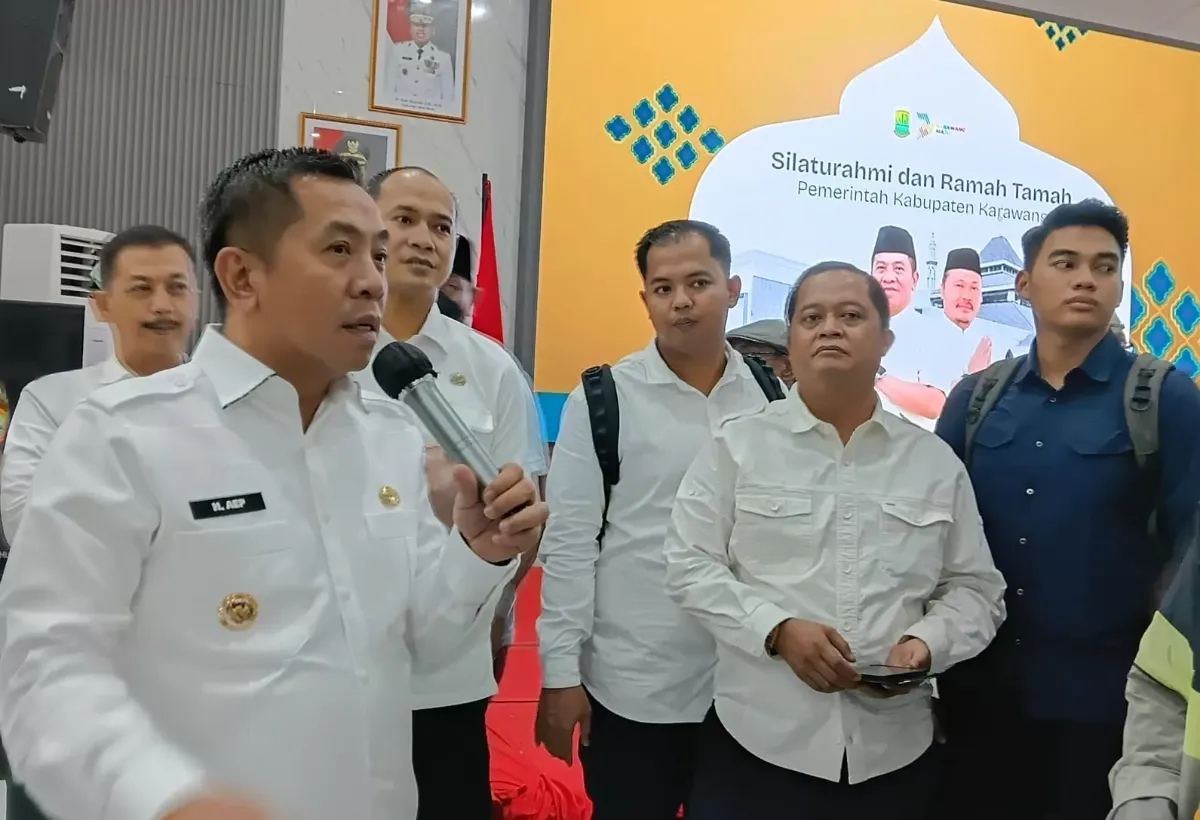 Bupati Karawang Aep Syaepuloh Targetkan 2.800 Rutilahu Tuntas, Ajak Pers Kawal Anggaran - Foto 2