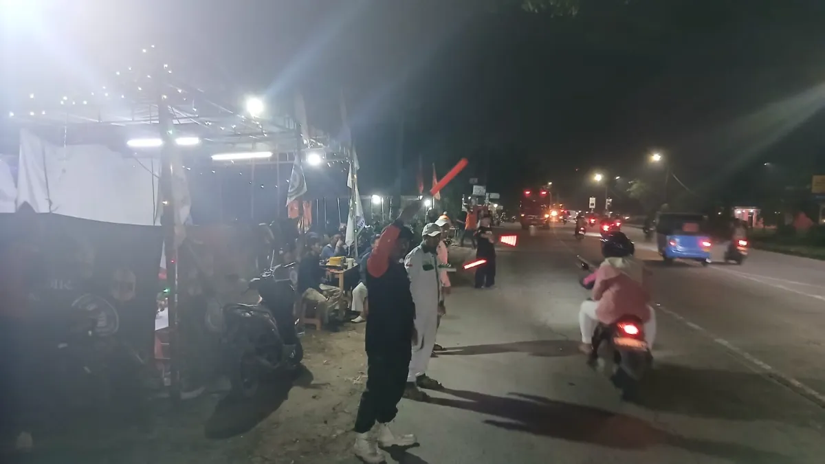Komando di Jalur Mudik! Wakil Wali Laskar FPI Karawang Instruksikan Personel Siaga Penuh 24 Jam - Foto 3
