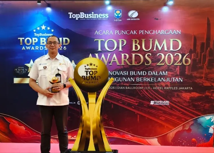 夸！ PT LKM Karawang 荣获 2026 年 3 星 TOP BUMD 奖，区域 BUMD 升级的证据 - Foto 2