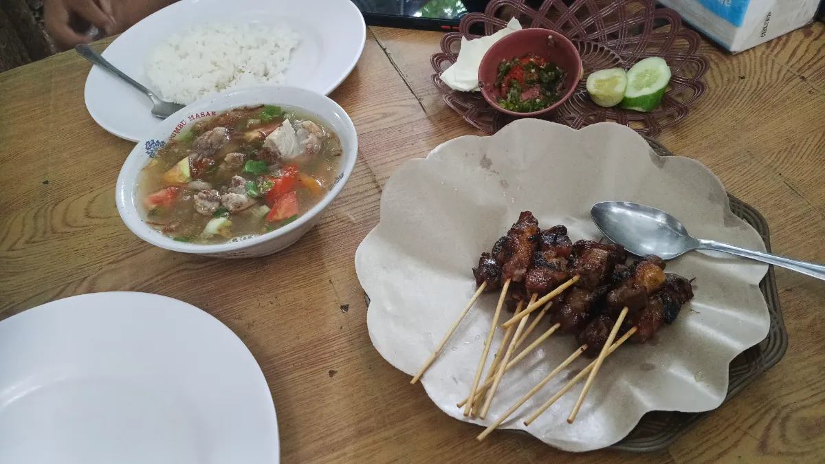 Sate Maranggi Mangnana，加拉旺的传奇美食和有前途的合作机会 - Foto 3