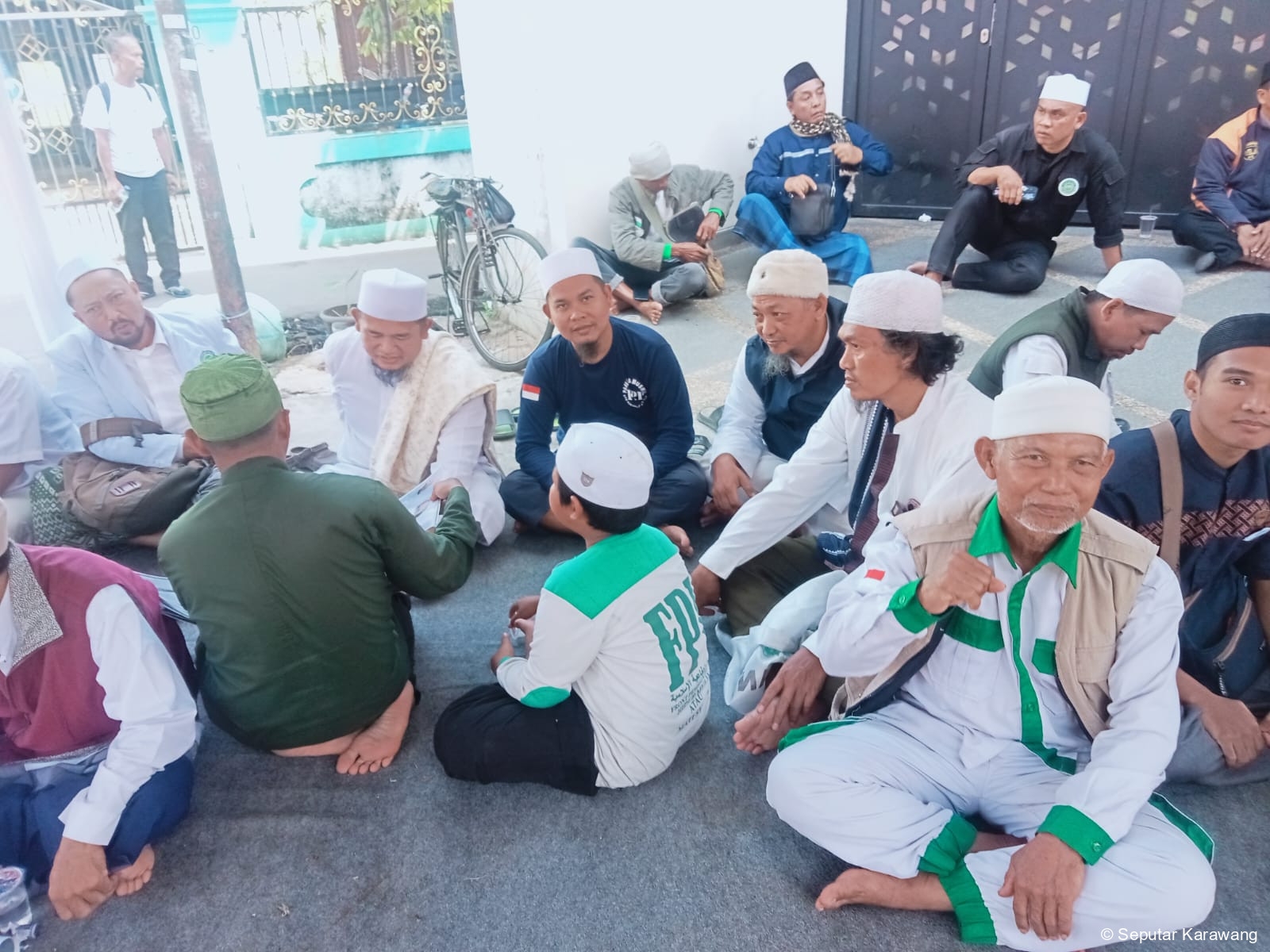 Soliditas Karawang di Petamburan: FPI Karawang dan Konvoi Akbar Hadiri Milad Ke-5 FPI serta Pernikahan Syarifah Fairuz Shihab