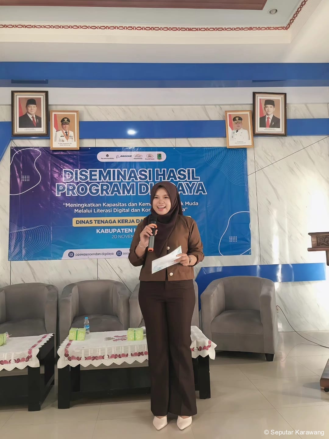 REVOLUSI SKILL KARAWANG! Program DIGDAYA Ajarkan Pemuda Desa Bikin CV Pakai AI dan Jadi Freelancer Digital