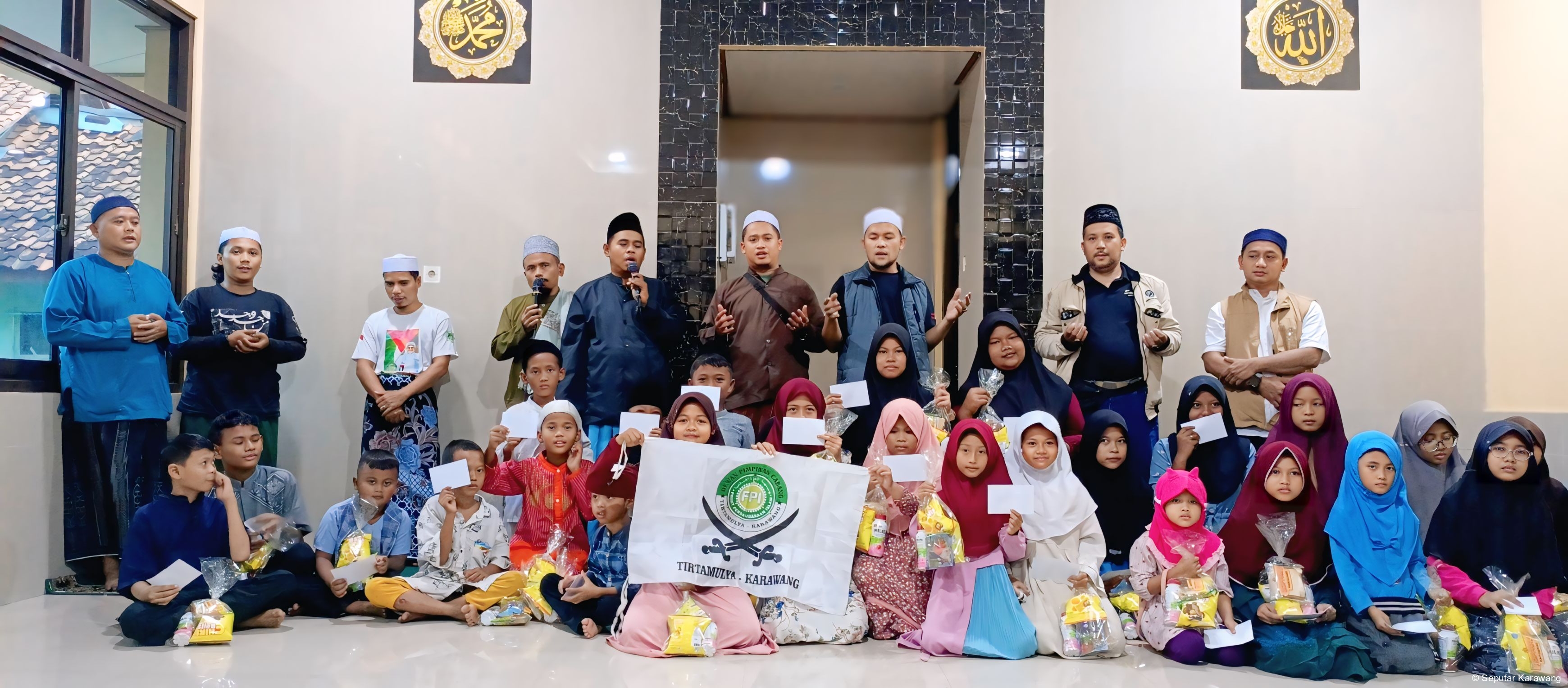 SOKKA Cikampek dan FPI Karawang Bersinergi Santuni Anak Yatim di Mushola Ar-Ohmah