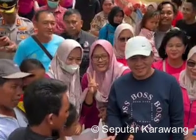 Bupati Karawang Tinjau Langsung Warga Terdampak Banjir di Muarabaru