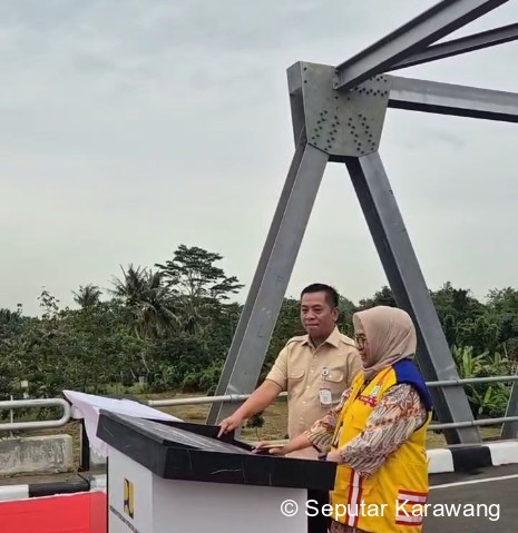 Bupati Aep Resmikan Jembatan Curug, Perkuat Akses Klariâ€“Ciampel hingga Purwakarta